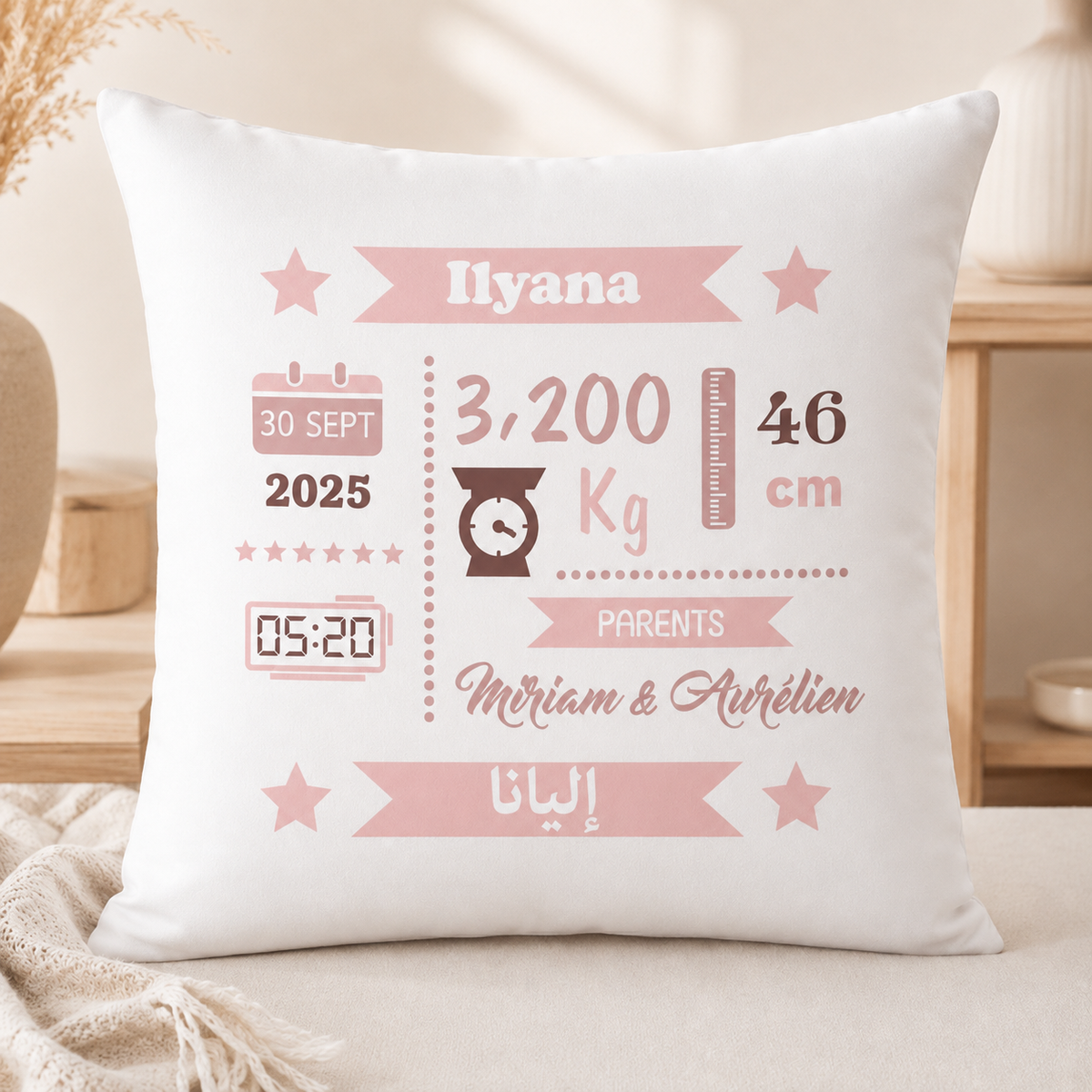Coussin naissance personnalisé fille – 40 × 40 cm