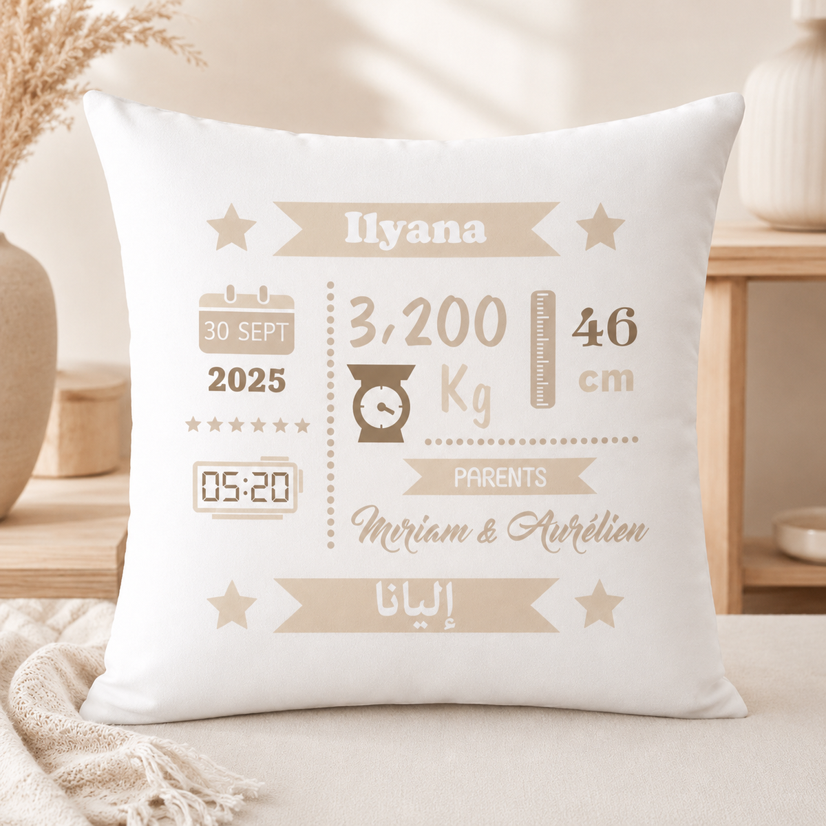Coussin naissance personnalisé fille – 40 × 40 cm
