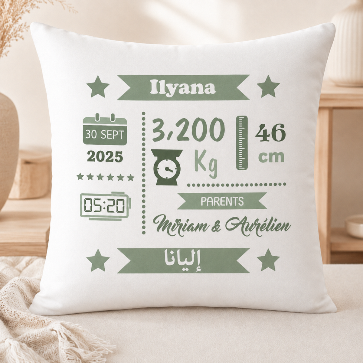Coussin naissance personnalisé fille – 40 × 40 cm