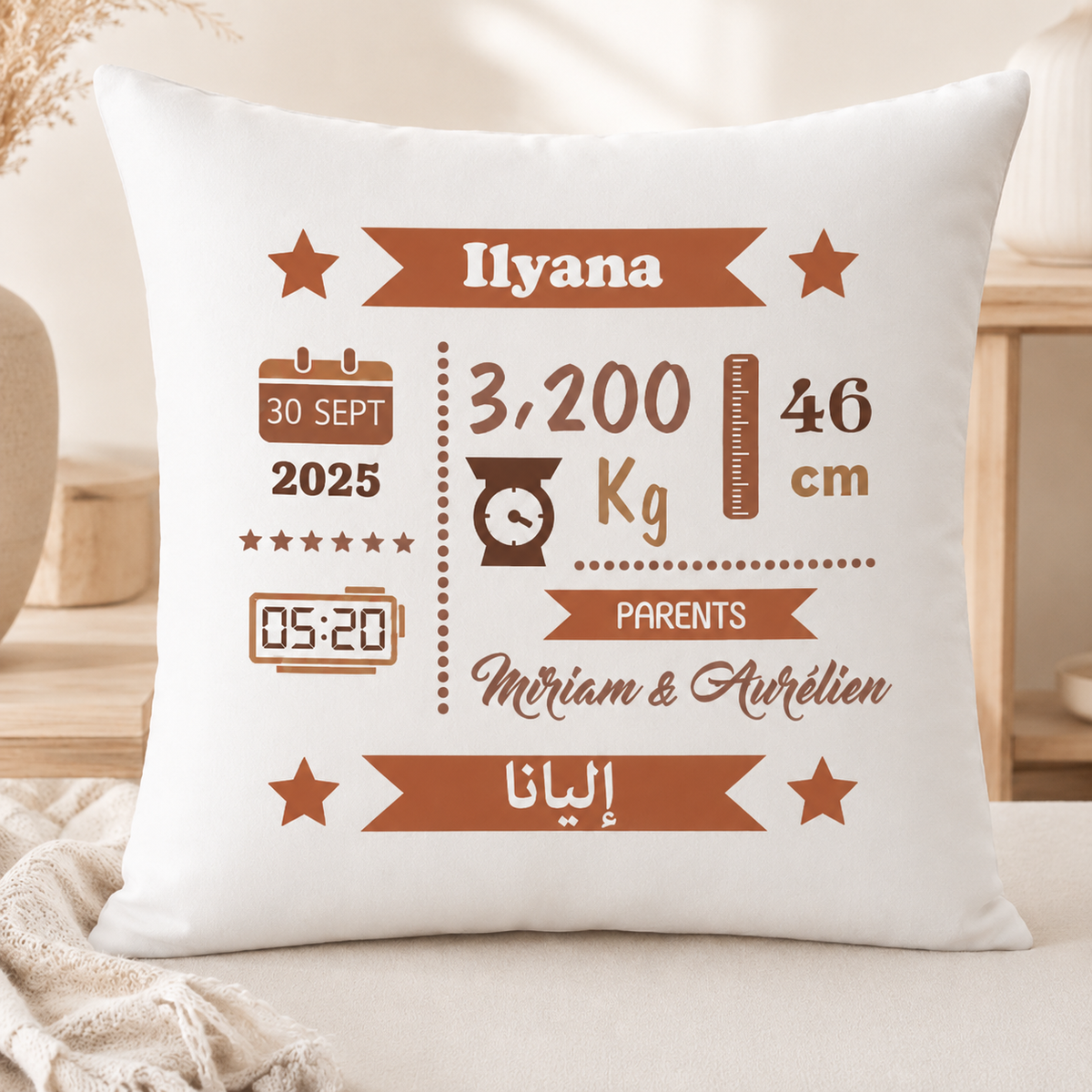 Coussin naissance personnalisé fille – 40 × 40 cm