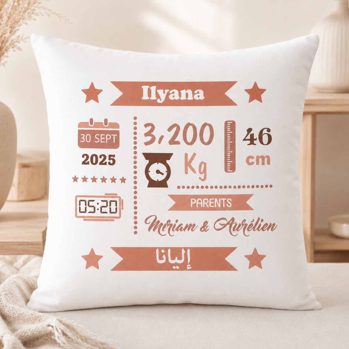 Coussin naissance personnalisé fille – 40 × 40 cm